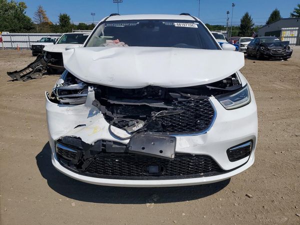 2022 CHRYSLER PACIFICA