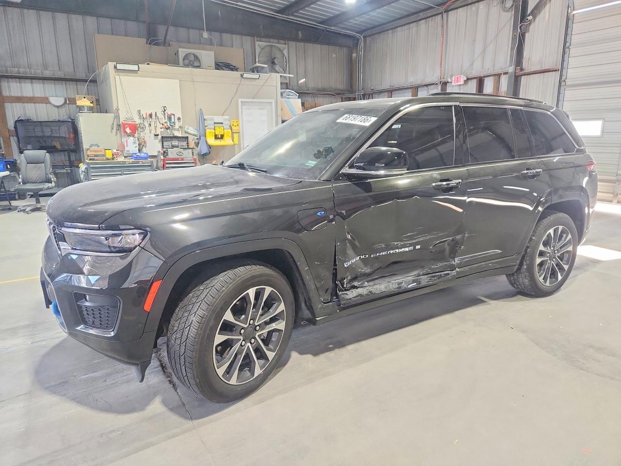 2023 JEEP GRAND CHEROKEE