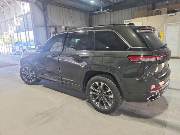 2023 JEEP GRAND CHEROKEE