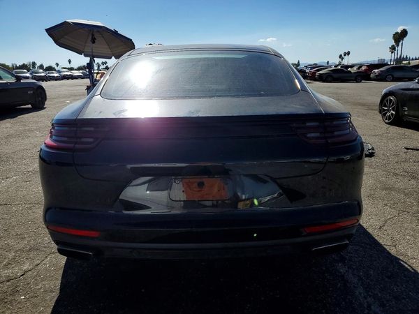 2017 PORSCHE PANAMERA