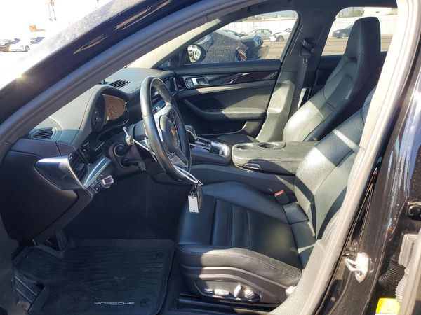 2017 PORSCHE PANAMERA