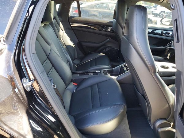 2017 PORSCHE PANAMERA