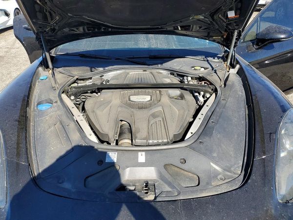2017 PORSCHE PANAMERA