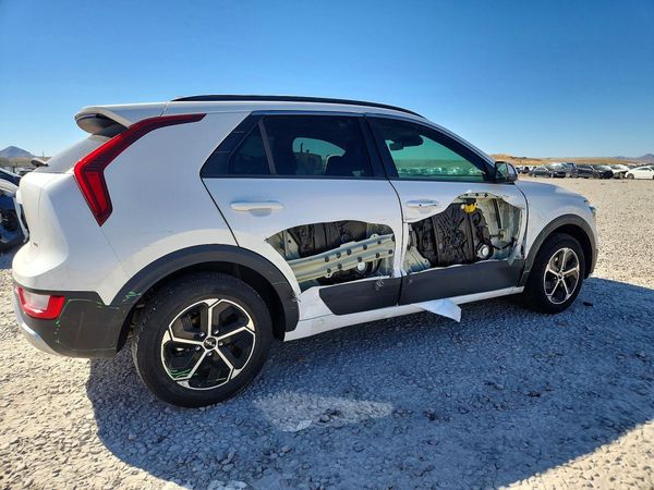 2023 KIA NIRO