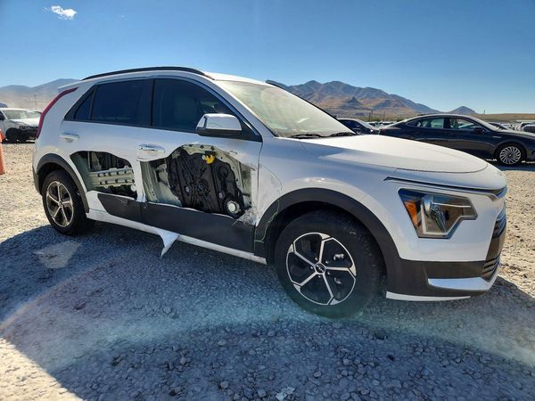 2023 KIA NIRO