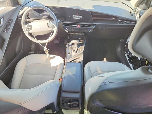 2023 KIA NIRO