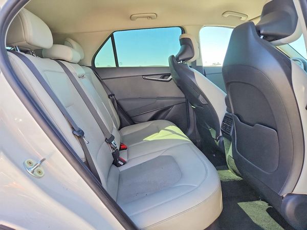 2023 KIA NIRO
