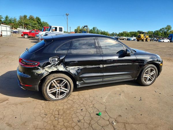 2018 PORSCHE MACAN