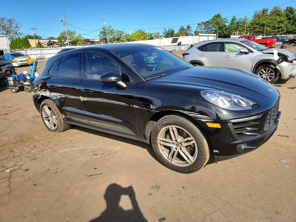 2018 PORSCHE MACAN