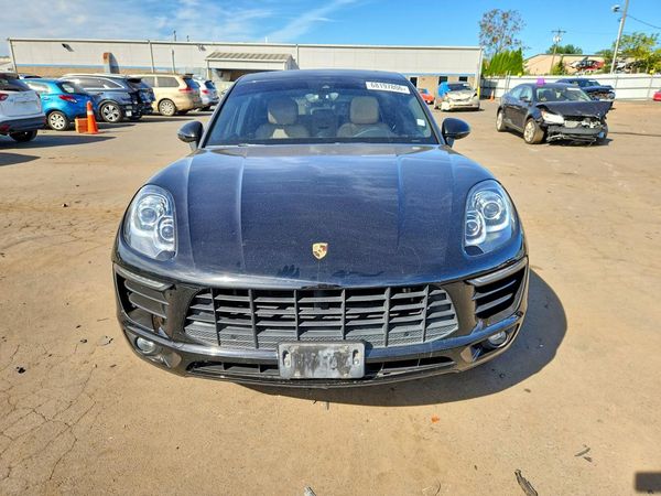 2018 PORSCHE MACAN