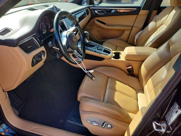 2018 PORSCHE MACAN
