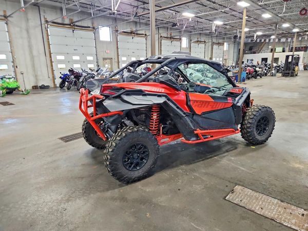 2022 CAN-AM MAVERICK