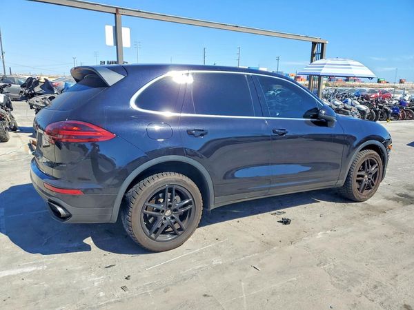 2016 PORSCHE CAYENNE