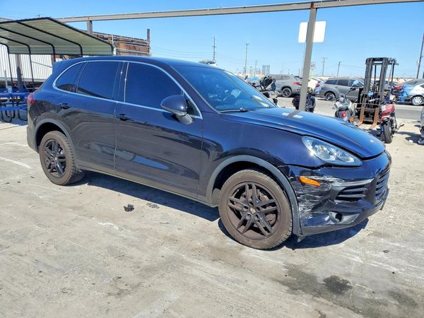 2016 PORSCHE CAYENNE