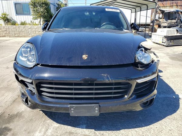 2016 PORSCHE CAYENNE