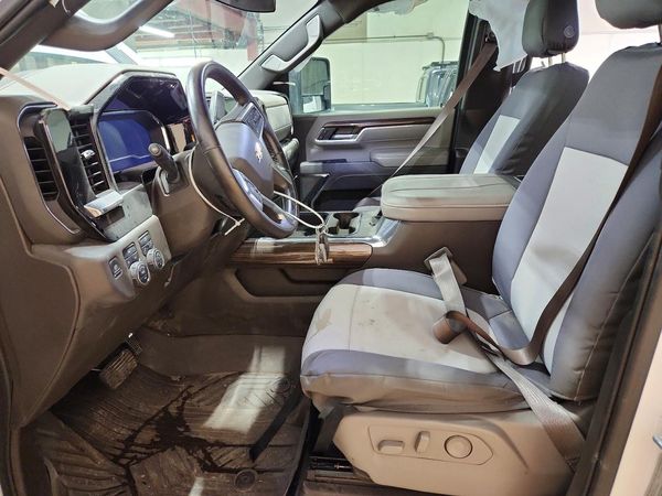 2024 CHEVROLET SILVERADO LT — DENT