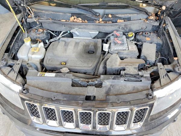 2015 JEEP COMPASS — Engine bay