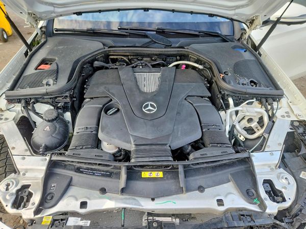 2019 MERCEDES-BENZ E — Engine bay