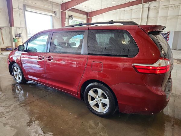 2017 TOYOTA SIENNA