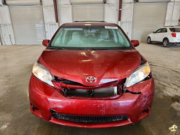 2017 TOYOTA SIENNA