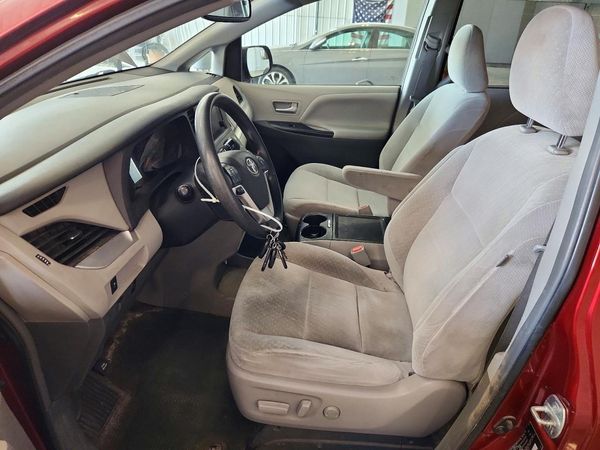 2017 TOYOTA SIENNA