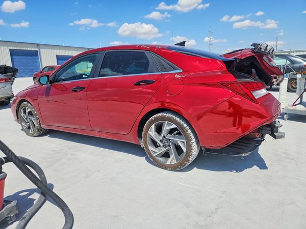 2024 HYUNDAI ELANTRA