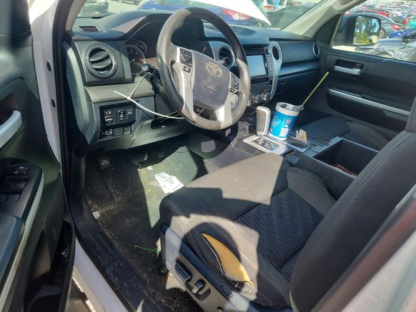 2017 TOYOTA TUNDRA SR/SR5