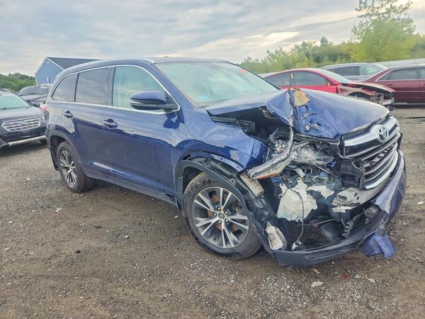 2016 TOYOTA HIGHLANDER Base/Hybrid — Passenger 3/4