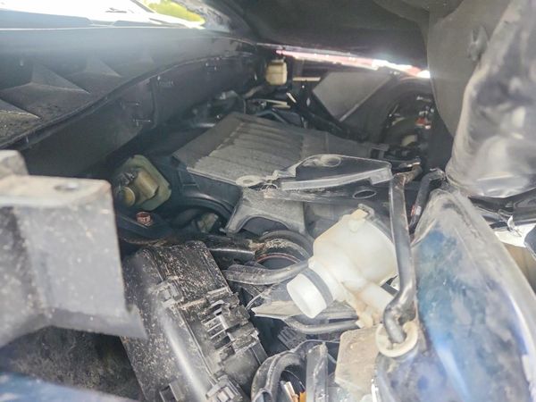 2016 TOYOTA HIGHLANDER Base/Hybrid — Engine bay