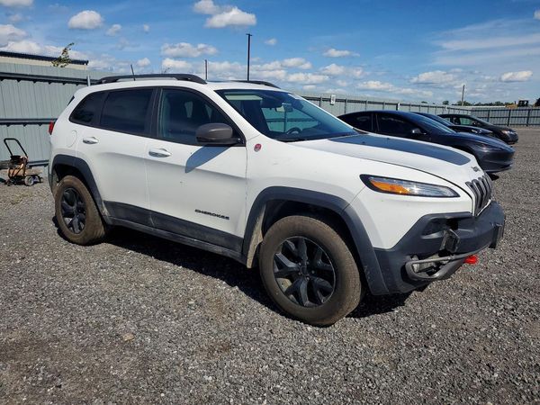 2016 JEEP CHEROKEE Trailhawk — Passenger 3/4