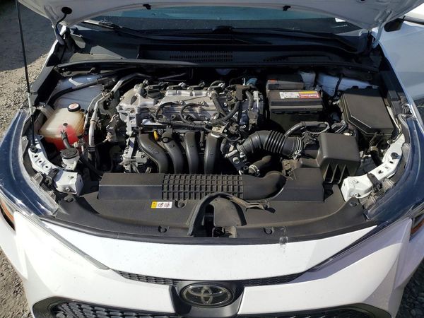 2021 TOYOTA COROLLA LE — Engine bay