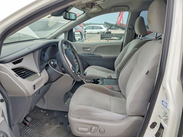 2020 TOYOTA SIENNA E grade