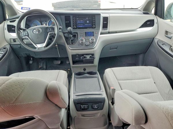 2020 TOYOTA SIENNA E grade