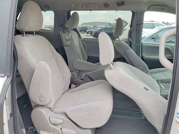 2020 TOYOTA SIENNA E grade