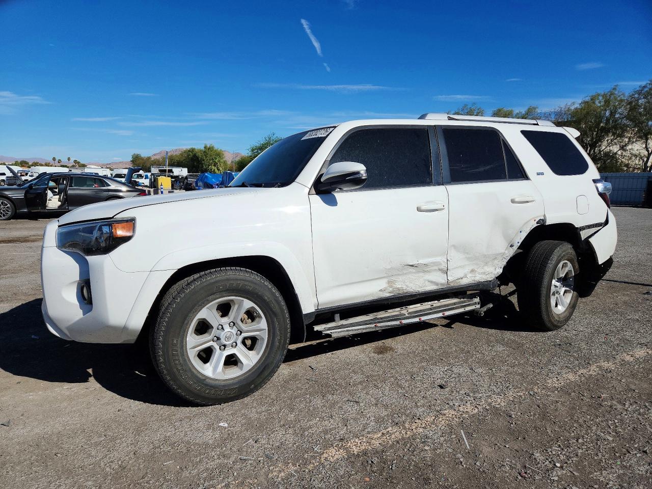 2014 TOYOTA 4RUNNER Base — Front 3/4
