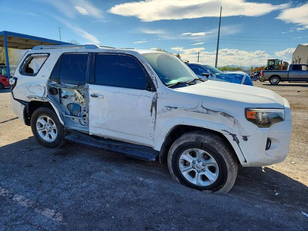 2014 TOYOTA 4RUNNER Base — Passenger 3/4