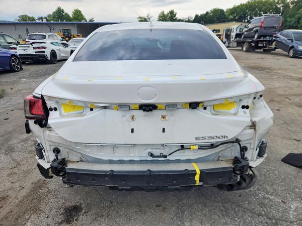 2023 LEXUS ES 300H