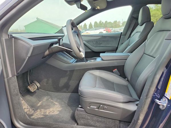 2026 TESLA MODEL Y
