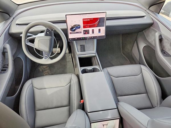 2026 TESLA MODEL Y