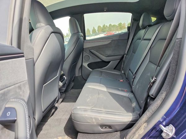2026 TESLA MODEL Y