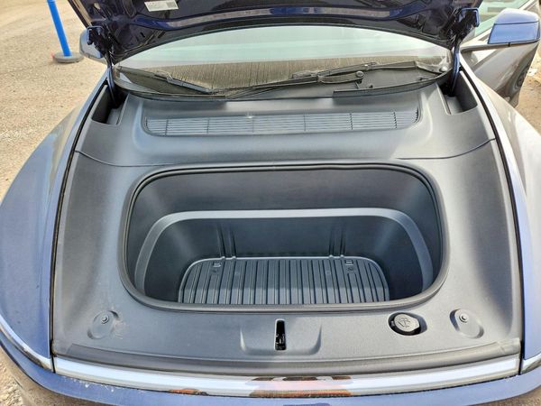 2026 TESLA MODEL Y