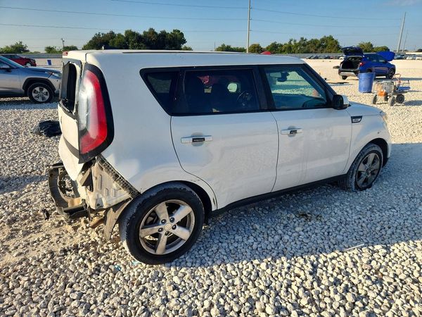 2018 KIA SOUL