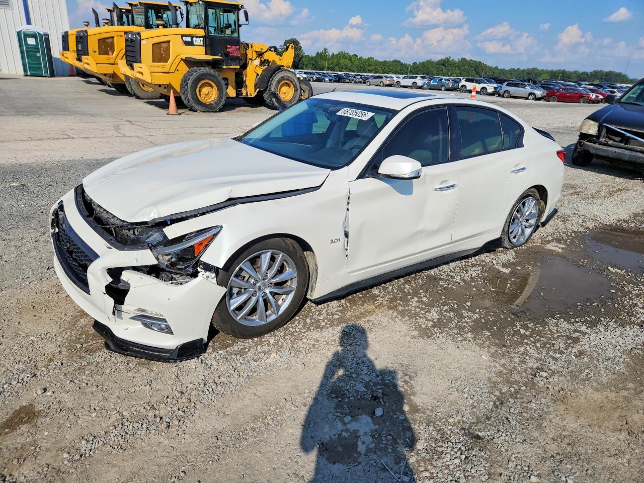 2016 INFINITI Q50 — Front 3/4