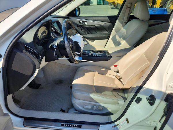 2016 INFINITI Q50 — DENT