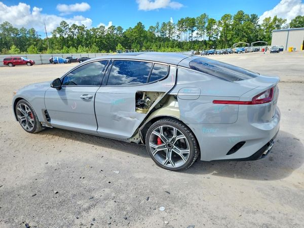 2021 KIA STINGER