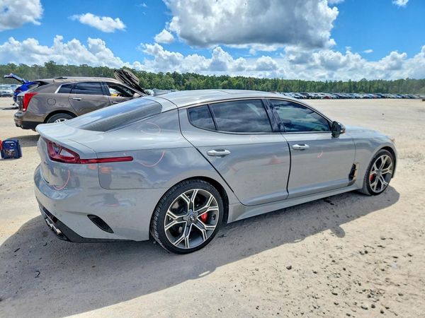 2021 KIA STINGER