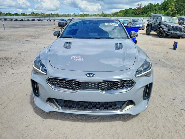 2021 KIA STINGER
