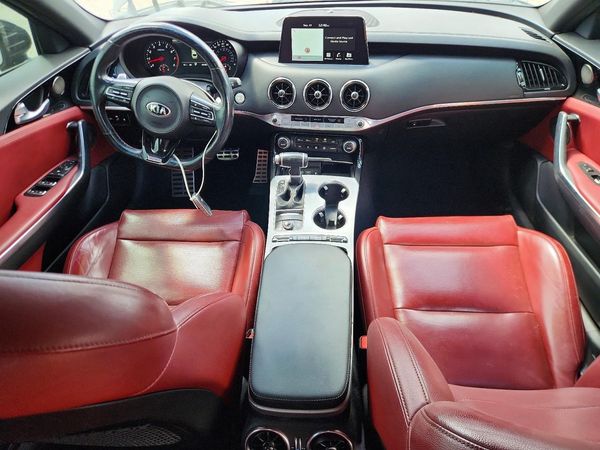 2021 KIA STINGER