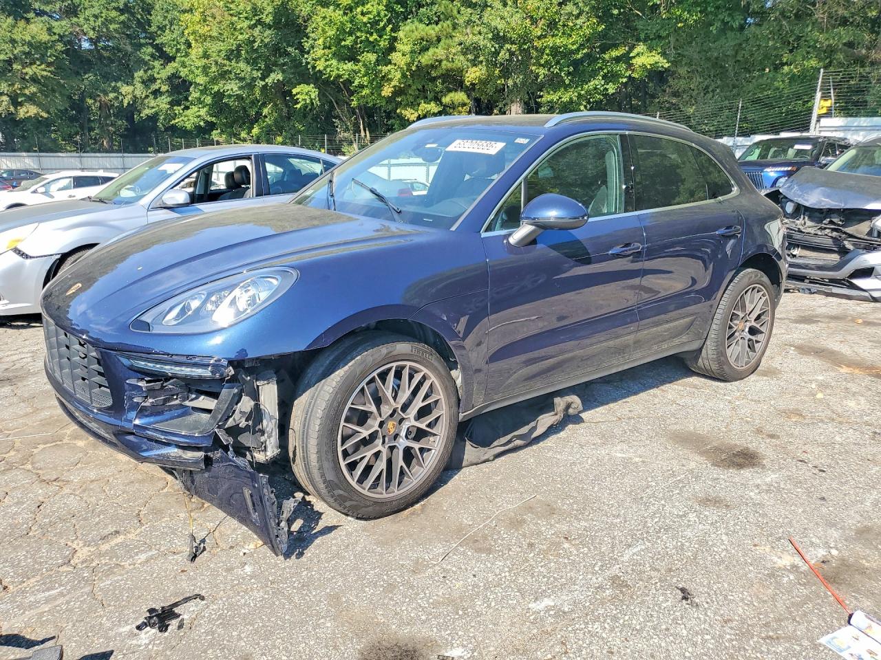 2018 PORSCHE MACAN Macan S — Front 3/4