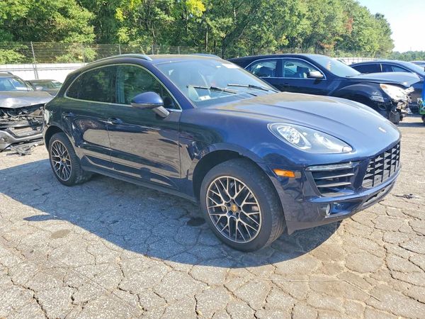 2018 PORSCHE MACAN Macan S — Passenger 3/4
